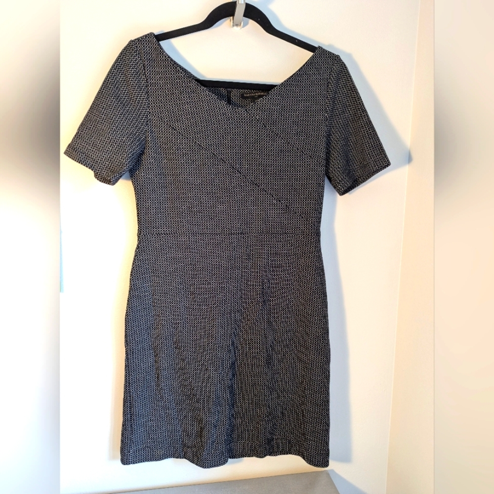 Banana Republic Short Sleeve Black & White Patterned Dress Size 6 Petite